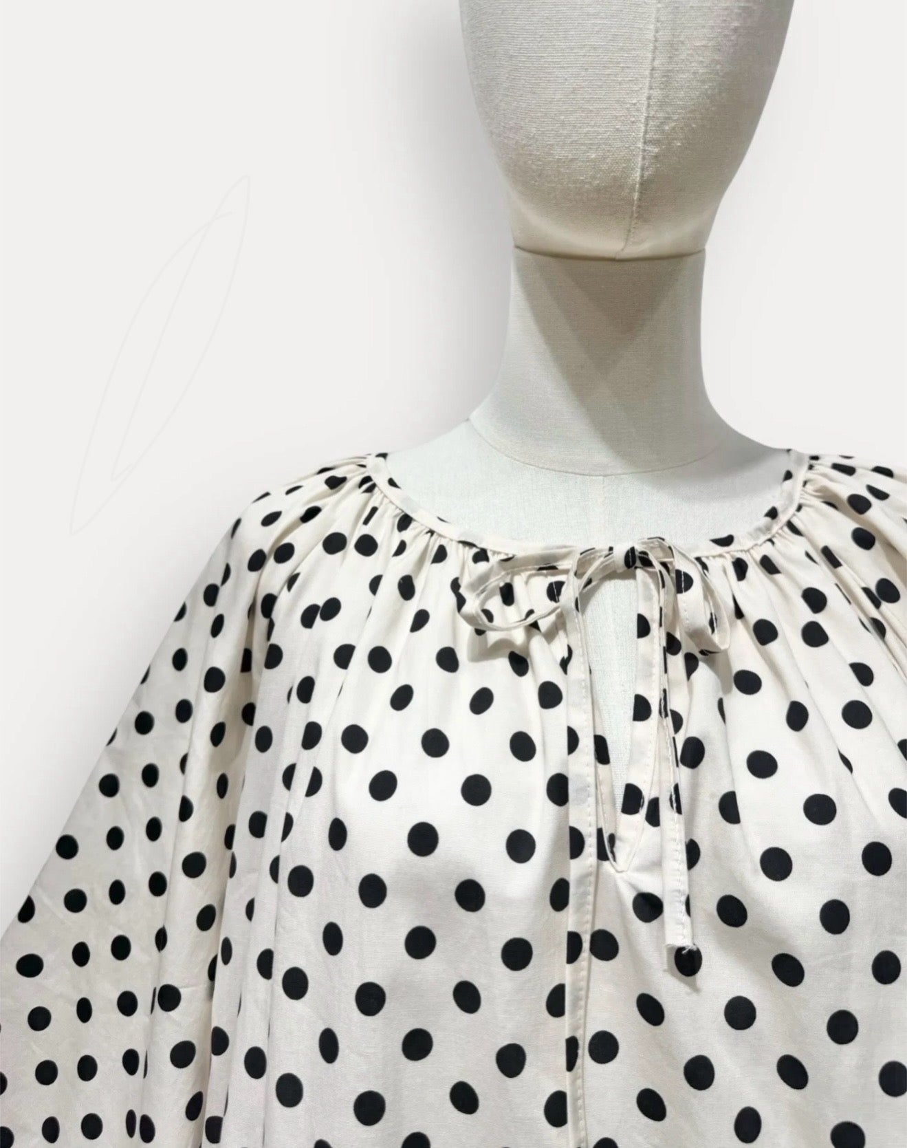 Blouse écru polka dots