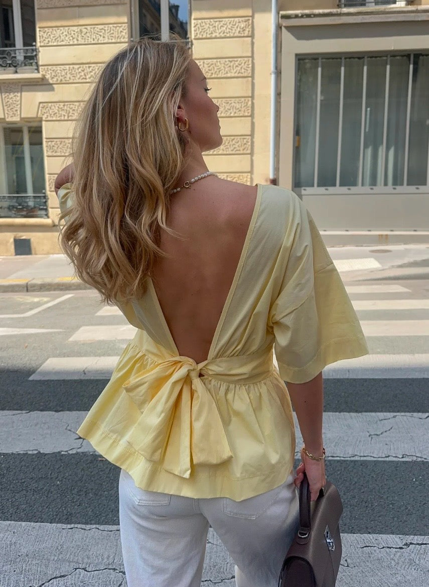 Blouse à noeud jaune poudré