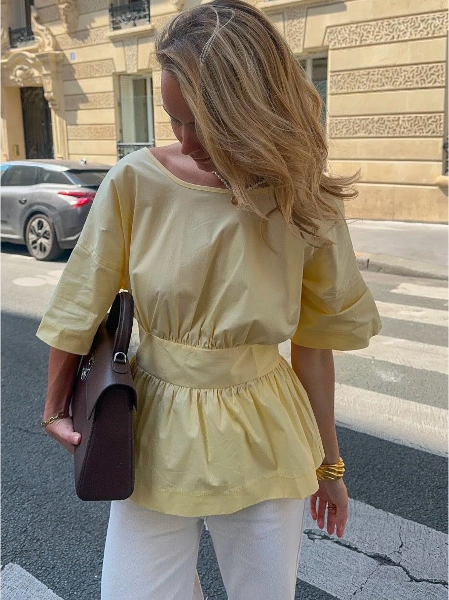 Blouse à noeud jaune poudré