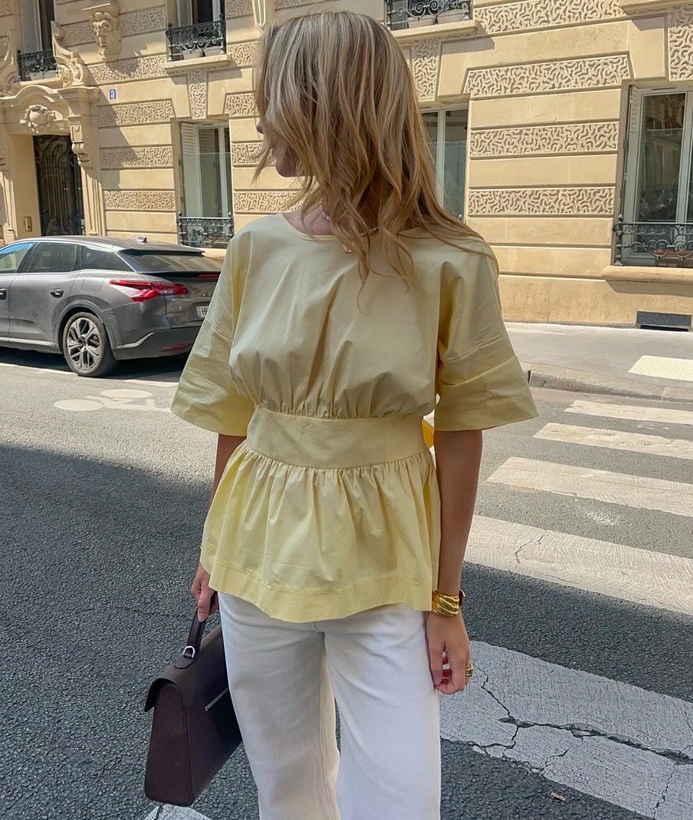 Blouse à noeud jaune poudré