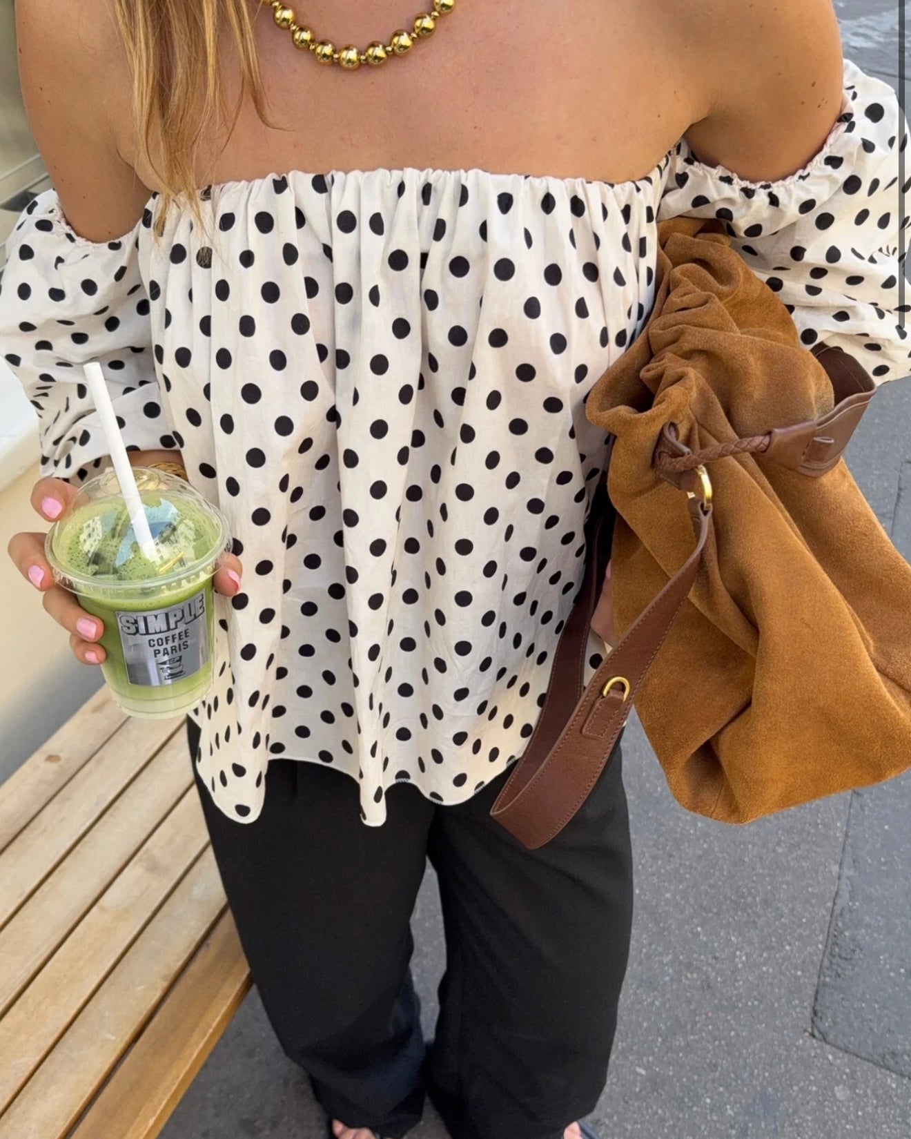 Blouse polka dots épaules dénudés